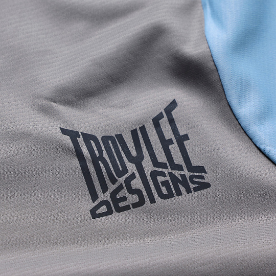 TLD PÁNSKÝ DRES S KRÁTKÝM RUKÁVEM SKYLINE PRO FANGS ARMY (30312901) TLD PÁNSKÝ DRES S KRÁTKÝM RUKÁVEM SKYLINE PRO FANGS ARMY (30312901)