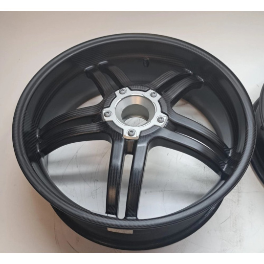 Sada karbonových kol na Ducati Panigale  V4