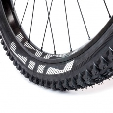 E-13 plášť TRS Plus | 29" | 2.35 | 72tpi | Dual Ply Apex Aramid Reinforced | Single Compou E-13 plášť TRS Plus | 29" | 2.35 | 72tpi | Dual Ply Apex Aramid Reinforced | Single Compou
