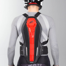 Chránič páteře a hrudi ZANDONA HYBRID ARMOUR PRO X7 (168-177 cm) 2307 červený LEVEL2 Chránič páteře a hrudi ZANDONA HYBRID ARMOUR PRO X7 (168-177 cm) 2307 červený LEVEL2