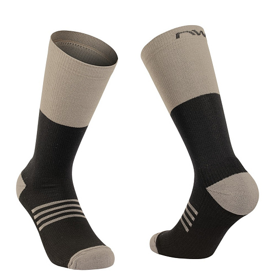 Cyklistické ponožky northwave Extreme Pro High Sock Black/Sand Cyklistické ponožky northwave Extreme Pro High Sock Black/Sand