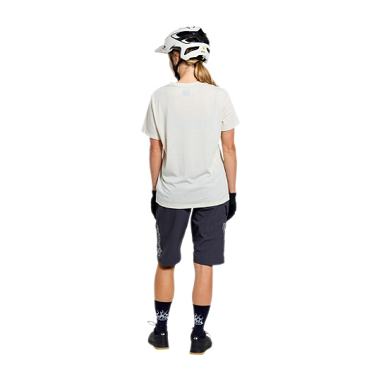 TLD DÁMSKÝ DRES S KRÁTKÝM RUKÁVEM LILIUM RIDE TEE SIGNATURE PUMICE (37507201) TLD DÁMSKÝ DRES S KRÁTKÝM RUKÁVEM LILIUM RIDE TEE SIGNATURE PUMICE (37507201)