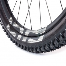 E-13 plášť TRS Race | 29" | 2.35 | 72tpi | Dual Ply Apex Aramid Reinforced | Dual Compound E-13 plášť TRS Race | 29" | 2.35 | 72tpi | Dual Ply Apex Aramid Reinforced | Dual Compound
