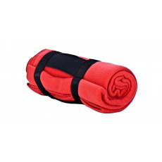 Červená deka ACI zabalena v ruličce - velikost 130 x 160 cm