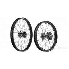 sada přední (21" x 1,6") + zadní (19" x 2,15") kolo kompletní YAMAHA, Q-TECH (černé ráfky, černé středy) sada přední (21" x 1,6") + zadní (19" x 2,15") kolo kompletní YAMAHA, Q-TECH (černé ráfky, černé středy)